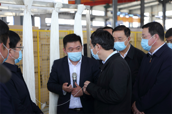 2020年4月14日遼寧省副省長張立林蒞臨遼寧一諾環(huán)保產業(yè)園 2020年4月14日遼寧省副省長張立林蒞臨遼寧一諾環(huán)保產業(yè)園